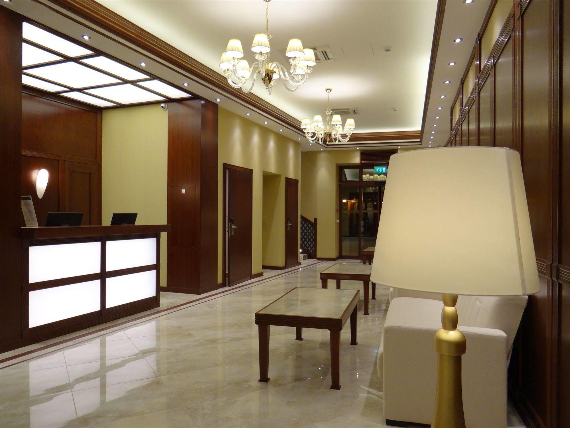 Centrum Hotel Debrecen Luaran gambar